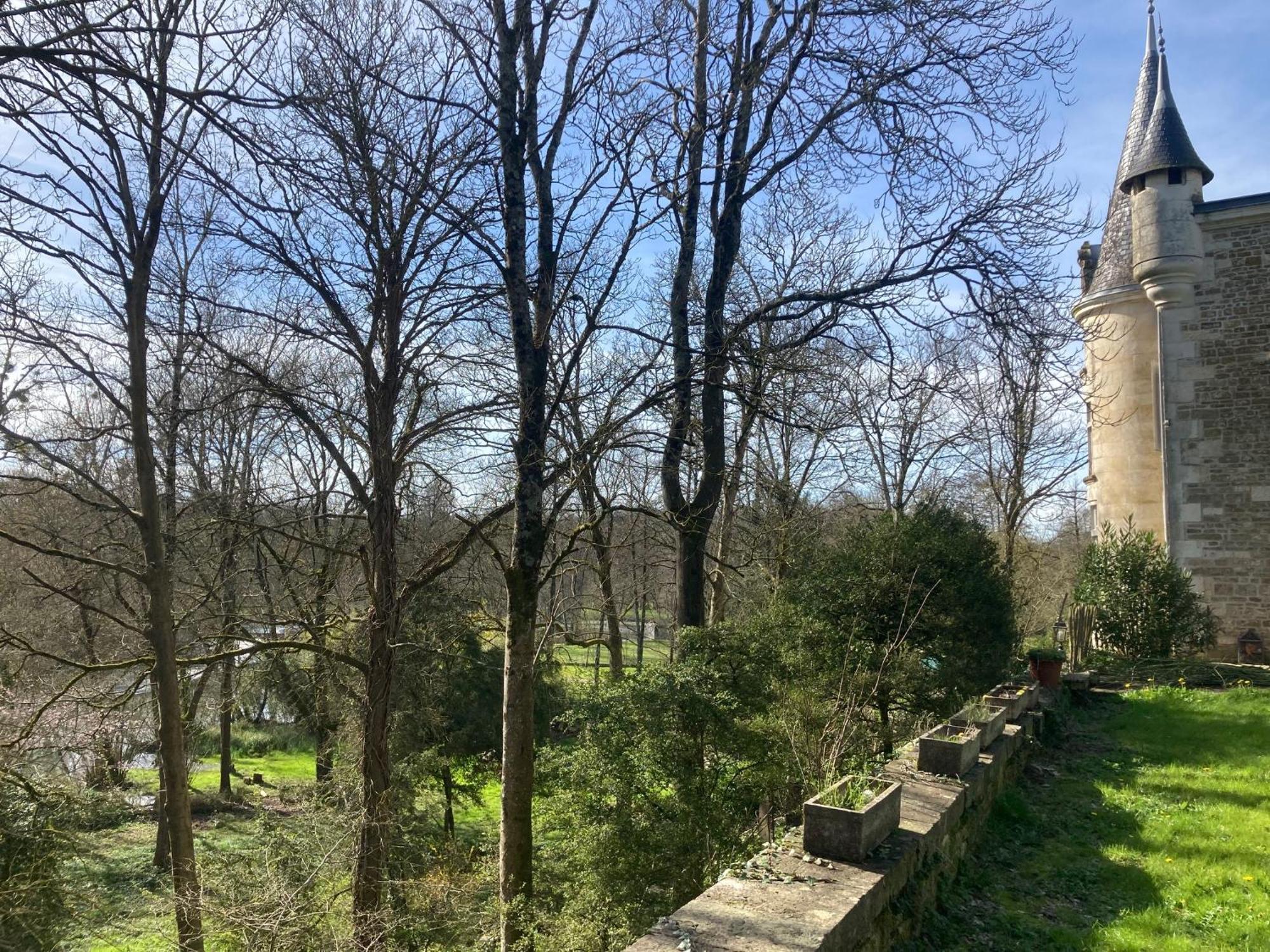 Mazette! Le Château Niort Exterior foto